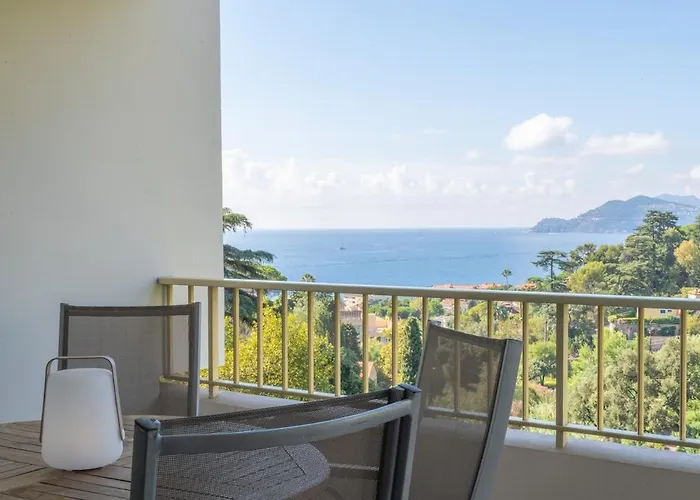 Riviera Escape - Sea View, Pool & Tennis شقة