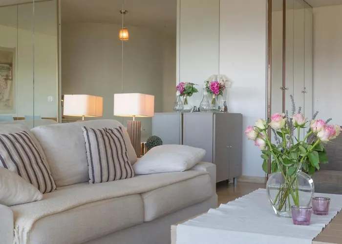 Riviera Escape - Sea View, Pool & Tennis شقة *