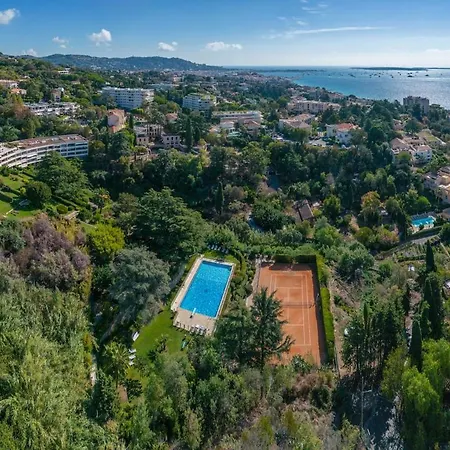 2-bedroom With Sea View, Pool & Tennis Cannes